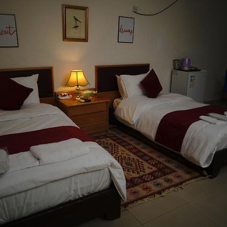 Petra Home Hotel วาดี มูซา ภายนอก รูปภาพ